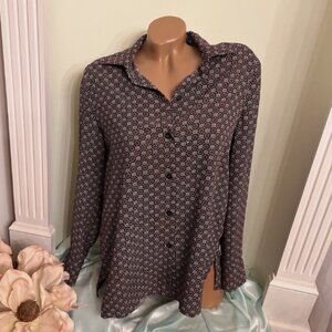 Chelsea & Theodore. Size Small Black red white Tunic. Long Sleeve. Poly. B103